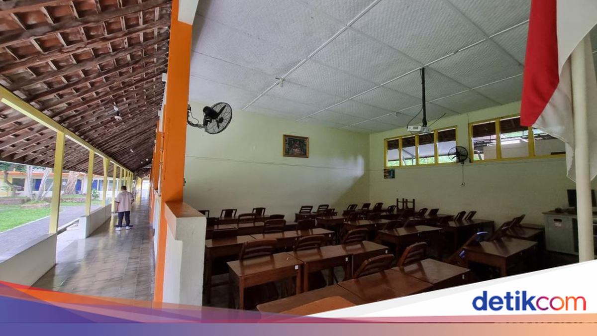 A Look Inside SMA De Britto's 'Horse Stable' Classrooms and the Story Behind Them