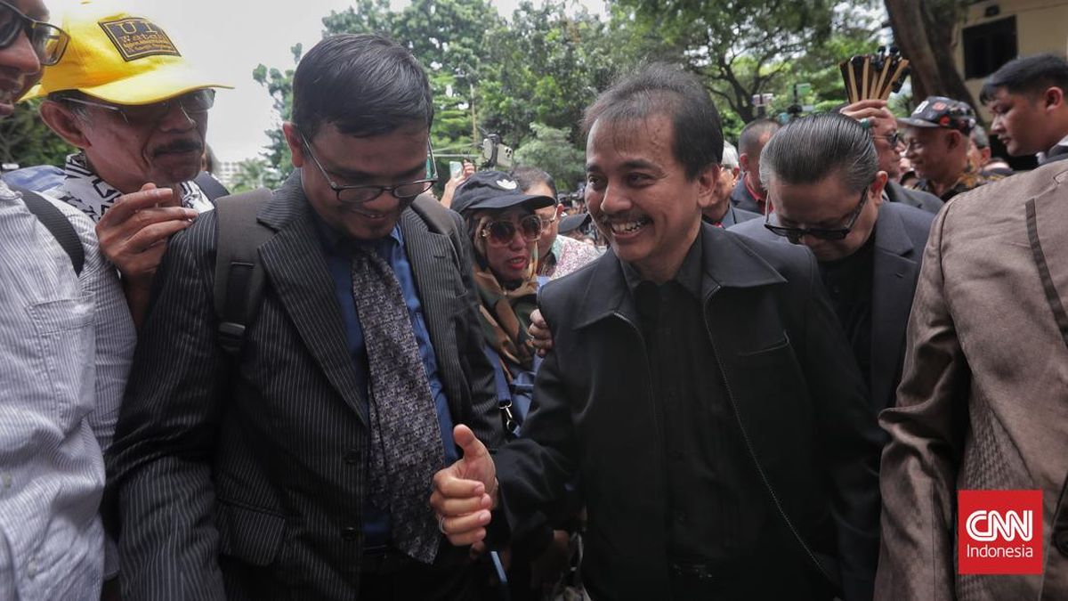 Refly Harun Reveals Roy Suryo Arrested by Police After Dawn Prayer