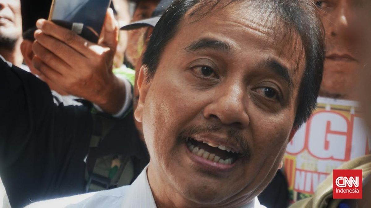 Lawyer: Police Arrested and Took Roy Suryo Without Waiting for Legal Counsel