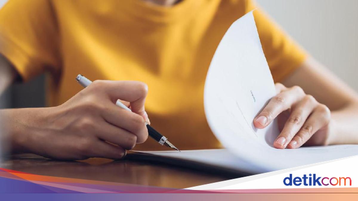 How to Change Your Name on Civil Documents and What the Requirements Are