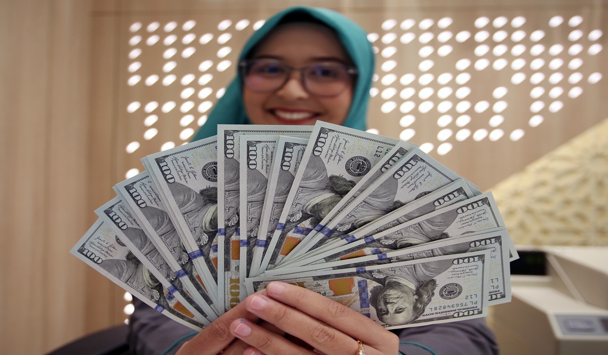 Rupiah Weakens to Rp17,845 per US Dollar on Fed Rate Hike Prospects