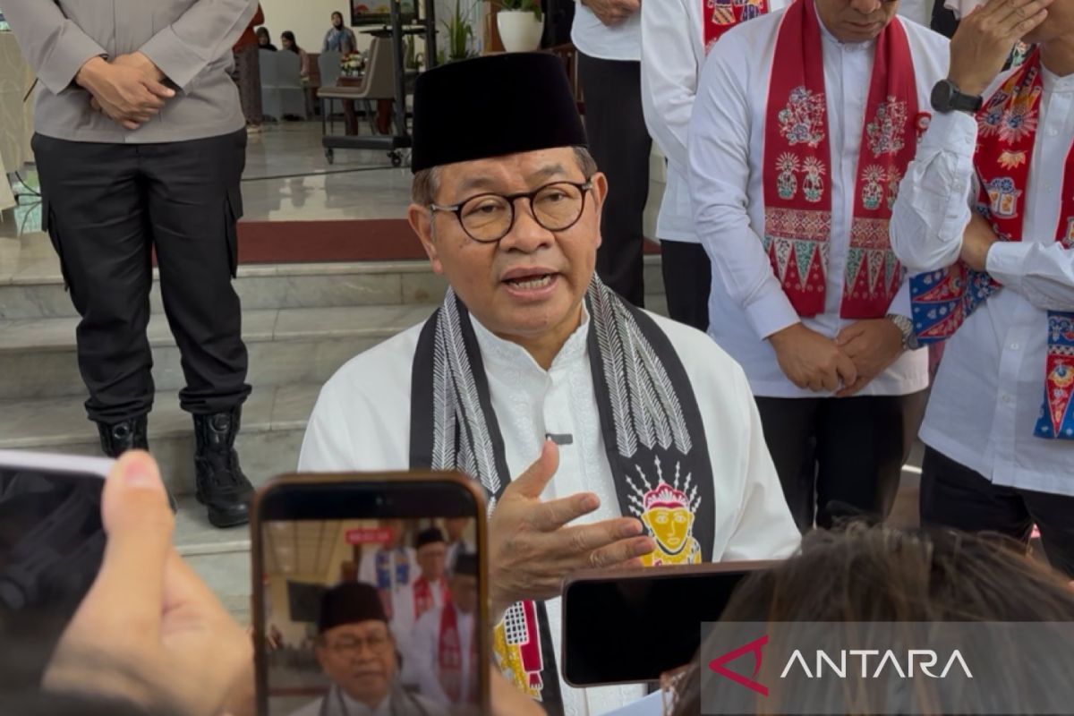 Governor Pramono urges protesters not to damage public facilities in Jakarta