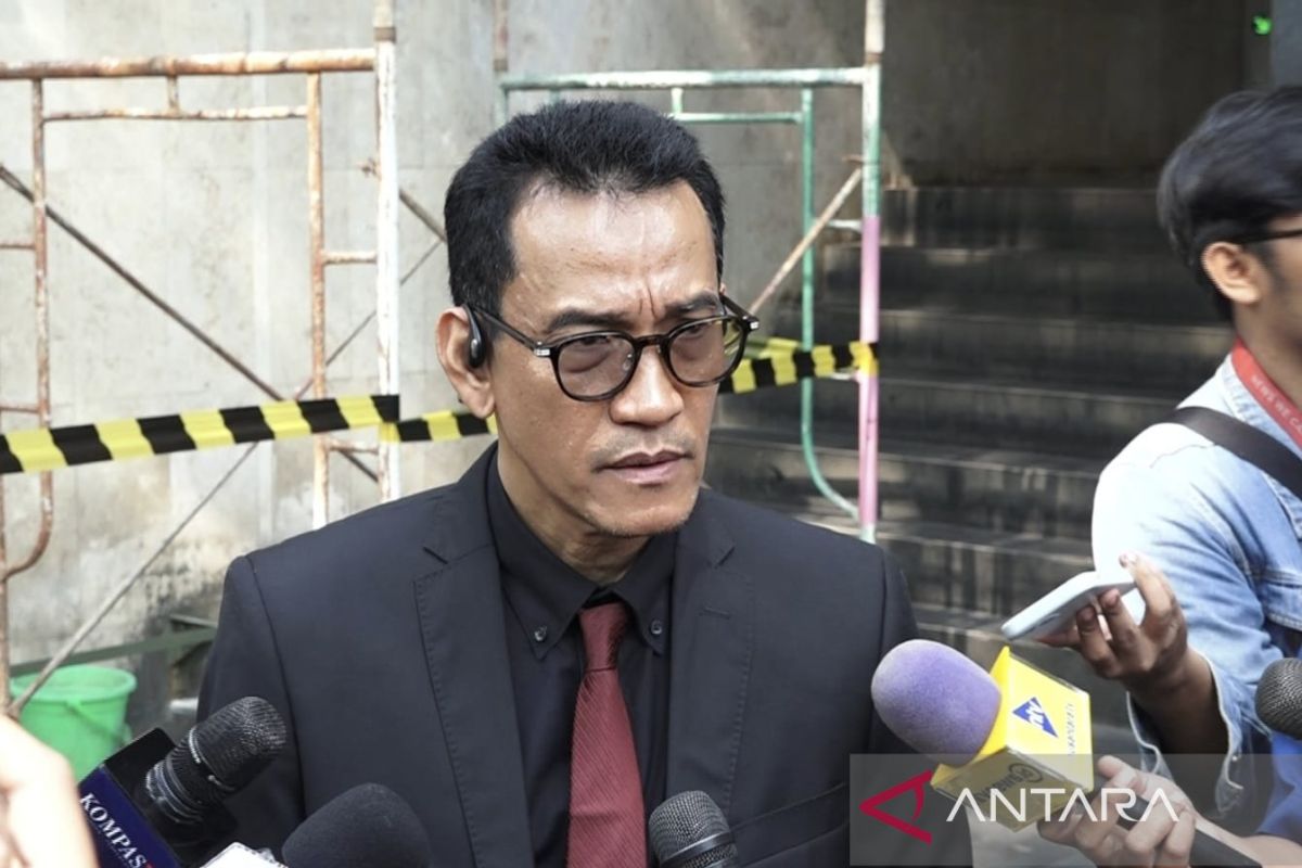 Refly Harun Protests Arrest of Roy Suryo and Doctor Tifa by Metro Jaya Police