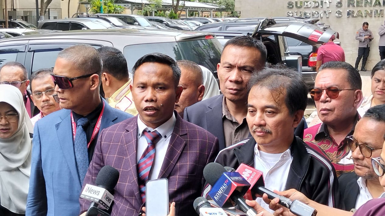 Roy Suryo's Lawyer Claims Arrest Serves Jokowi's Political Interests