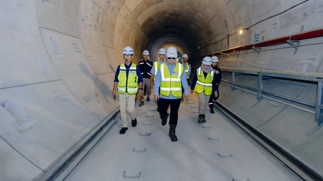 General Dudung Inspects MRT Project, Descends into Jakarta's Underground