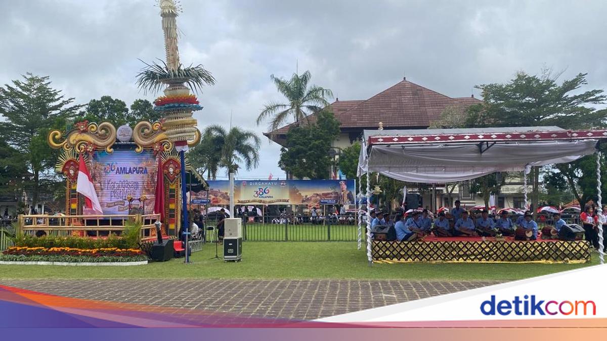 20 Workers and One Waste Container Deployed During Karangasem Festival