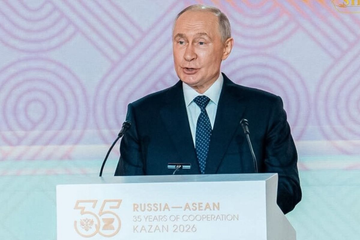 Putin Discusses Strengthening Economic Cooperation with Thai and Singaporean PMs