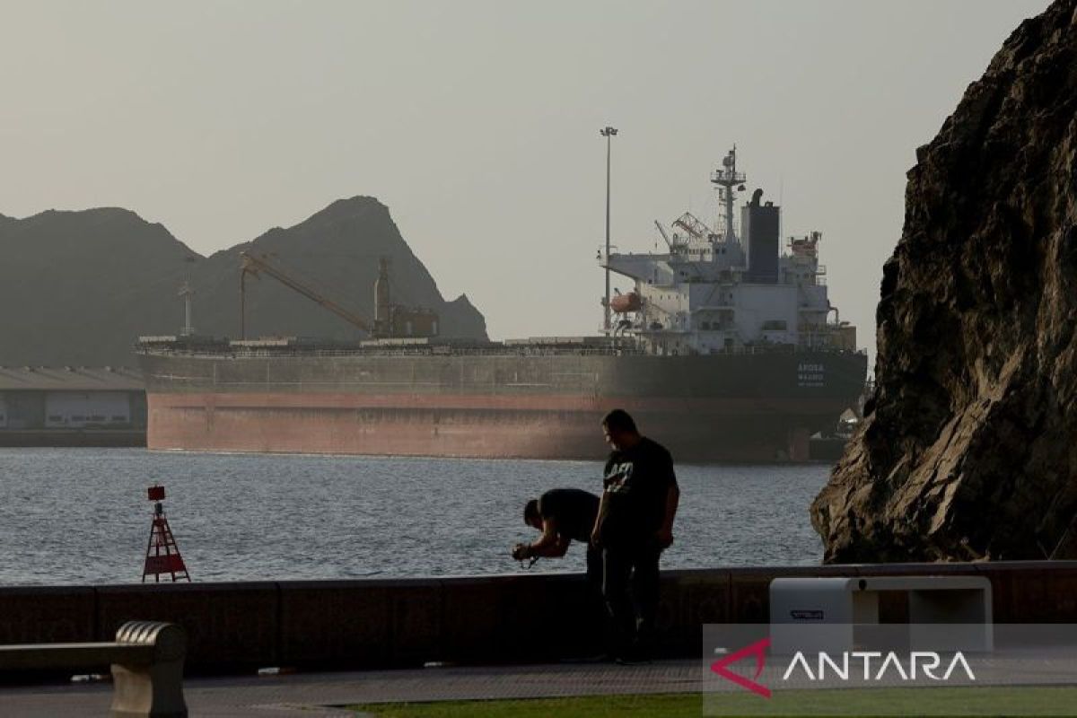 Iran waives transit fees for Strait of Hormuz for 60 days