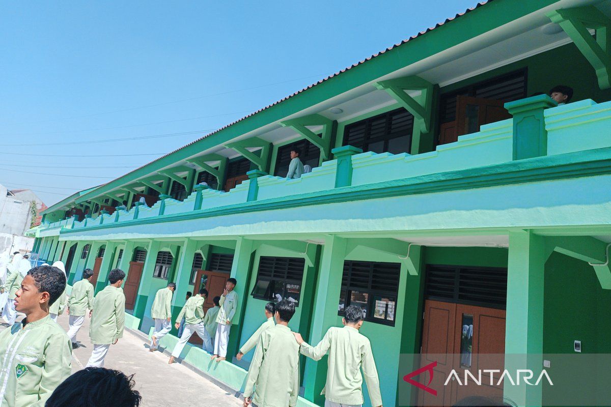 Minister AHY Urges PHTC School Renovation Programme to Prioritise Toilet Facilities