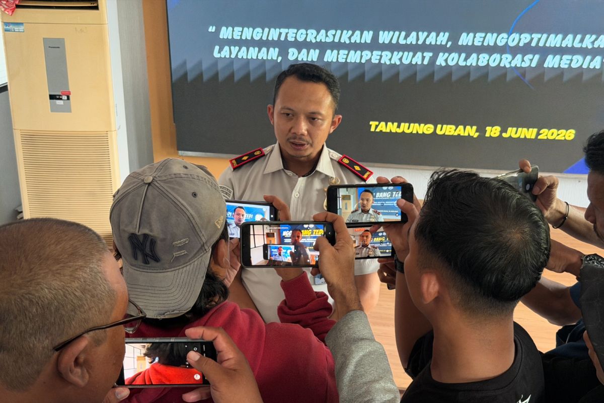 Tanjung Uban Immigration Deports Moroccan for Visa Violation
