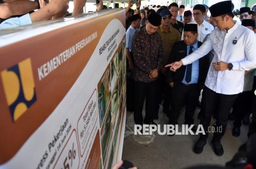 Coordinating Minister AHY Reviews Renovation Progress of 127 Madrasahs in West Java