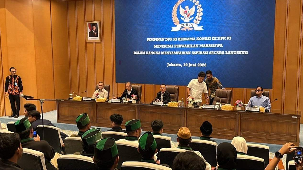 DPR Leadership Meets with Student Protesters to Hear Aspirations