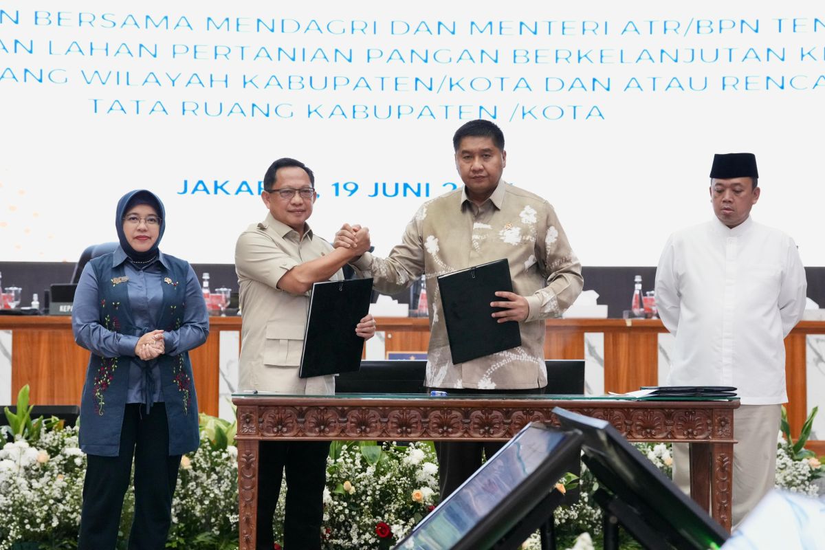 Home Affairs Minister Signs Joint Decree to Accelerate 3 Million Homes Programme