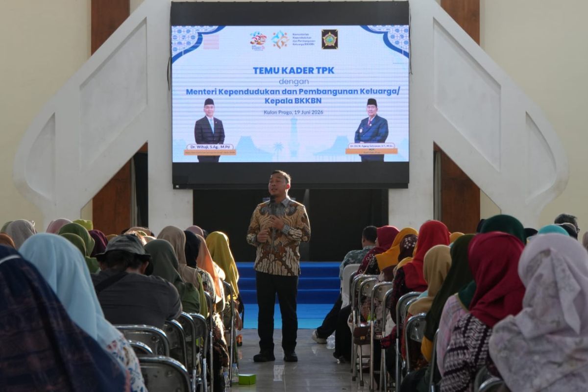 Minister Appreciates Stunting Reduction in Kulon Progo, Credits Family Assistance Cadres