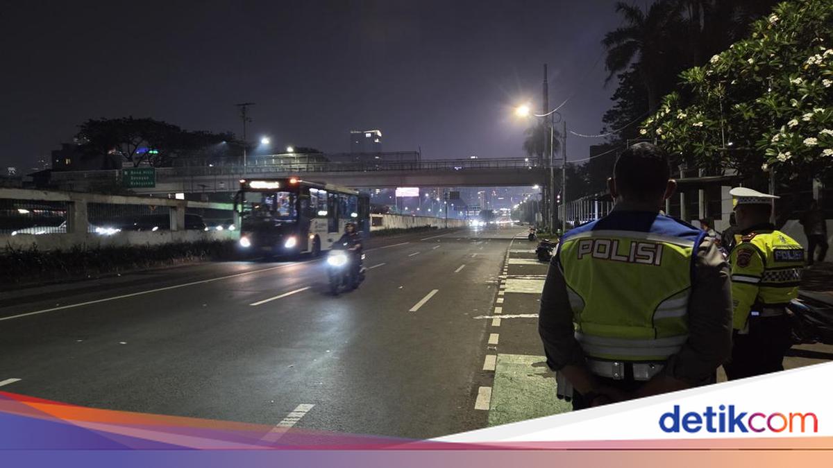 Student Protest Disperses, Traffic Around Parliament Building Returns to Normal