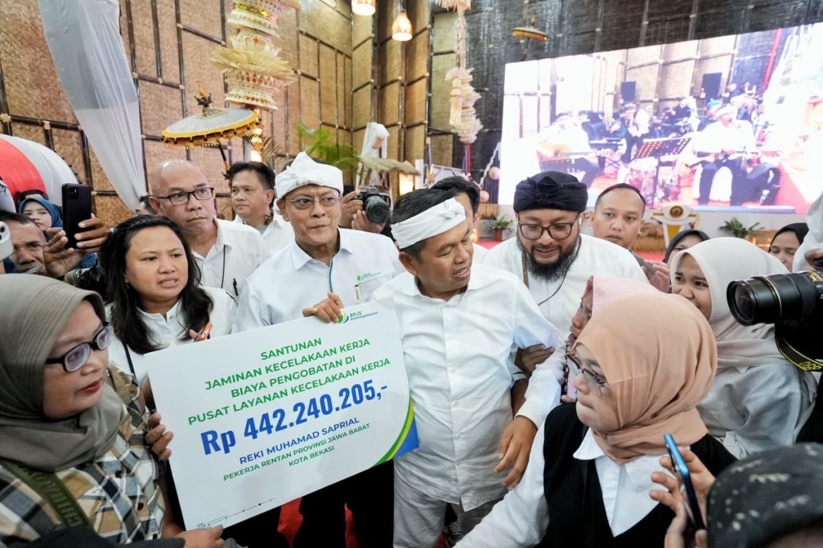 West Java Targets 10 Million Informal Workers for BPJS Employment Social Security
