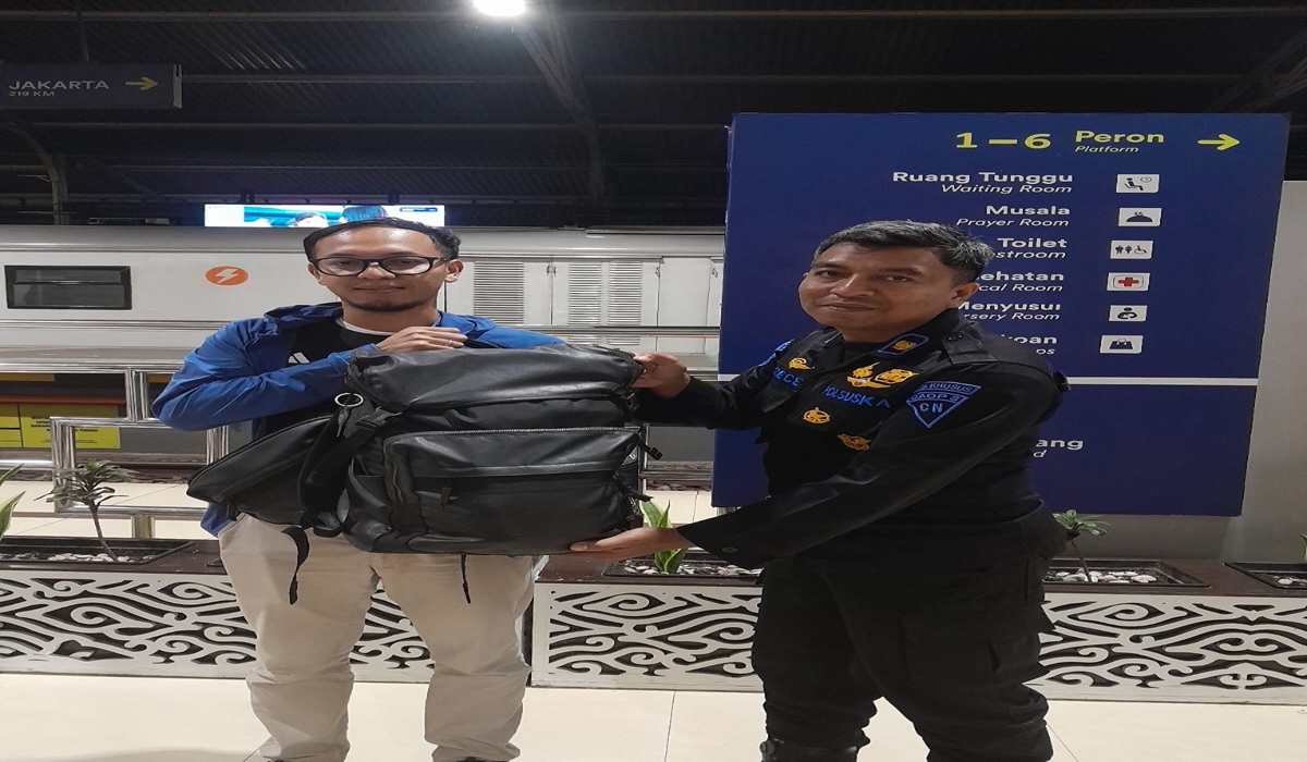 Hundreds of Items Left Behind by Train Passengers Returned