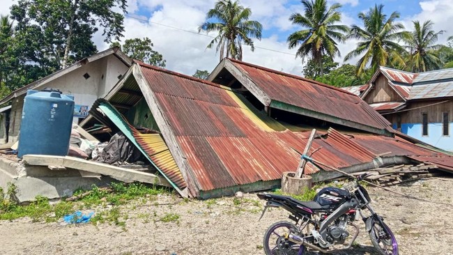Latest Facts on the M6.7 Palu Earthquake: Beware of Liquefaction and Ground Cracks