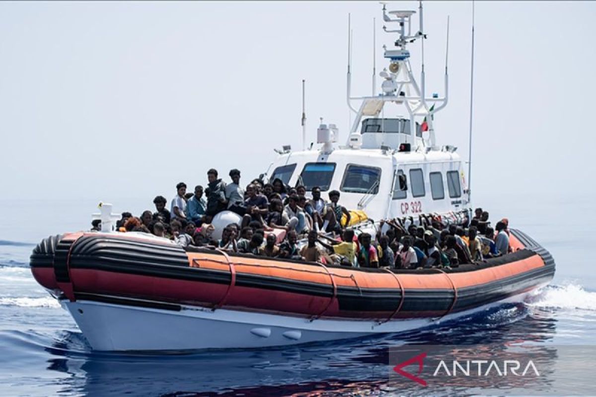 EU receives hundreds of thousands of refugees despite pushing anti-migration policies
