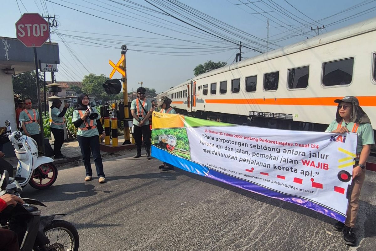Safe Weekend on Railway Lines: KAI Urges Driver Discipline at Crossings and Residents to Stay Away from Tracks