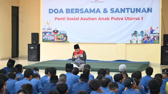 Pertamina Provides Aid to 17,300 Orphans and Underprivileged Children