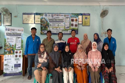 UBSI Lecturers Provide Product Packaging Training to Boost Waste Bank Business Value