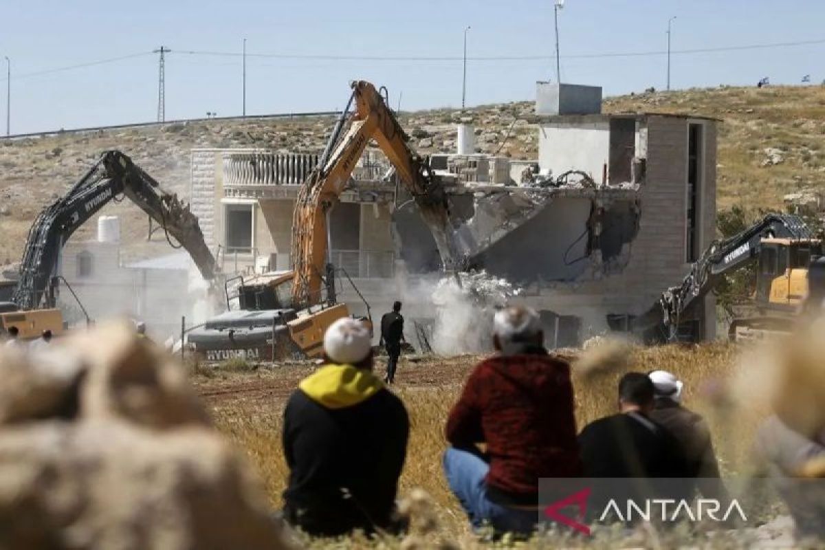 OIC Warns of Dangers from Israeli Plan to Alter Hebron's Status