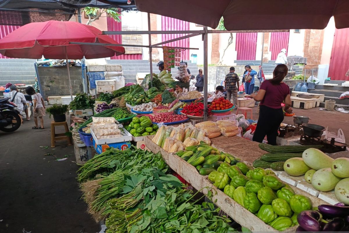 Staple Food Prices in Singaraja Stabilise After Galungan Festival