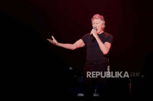 Pink Floyd's Roger Waters Dedicates Song to Palestine