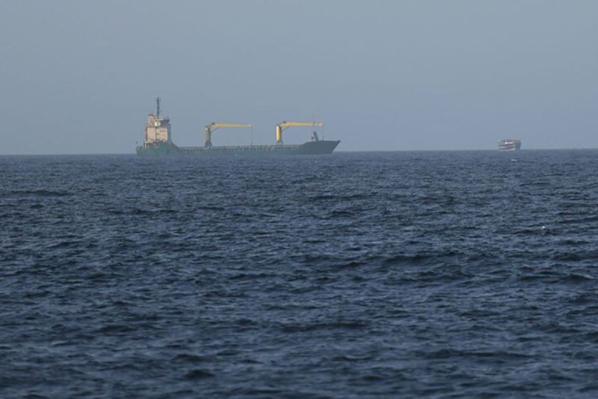 Iran to Close Strait of Hormuz, Accuses US of Breaking Promises