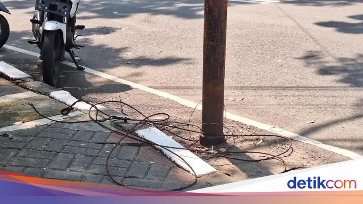 Jakarta Government to Conduct Routine Patrols After Student Dies from Snagging on Cable