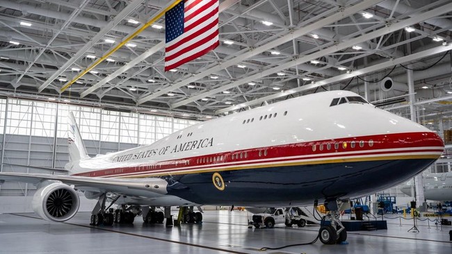 Lavish Display: Donald Trump Shows Off New Presidential Aircraft