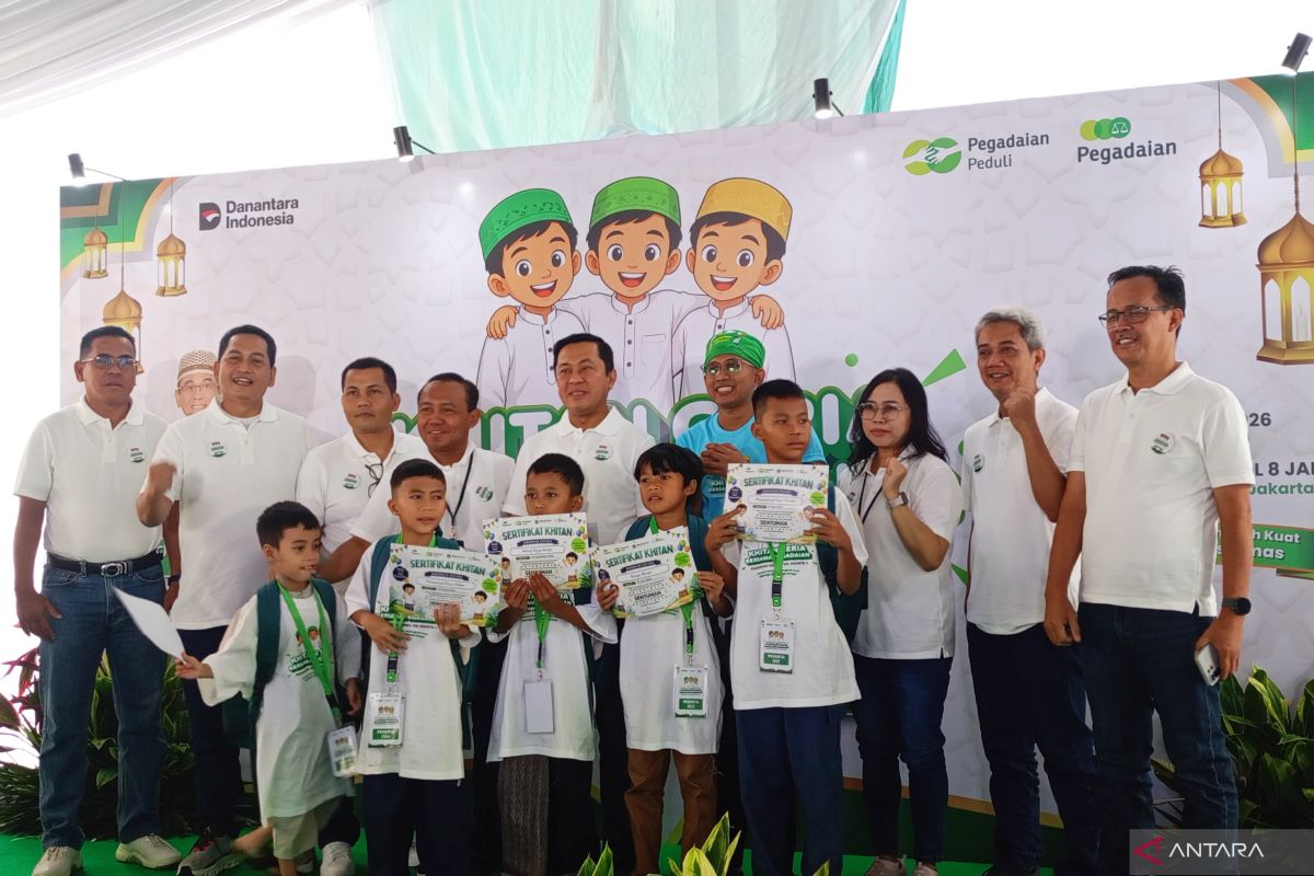 Pegadaian holds mass circumcision events nationwide as social care initiative