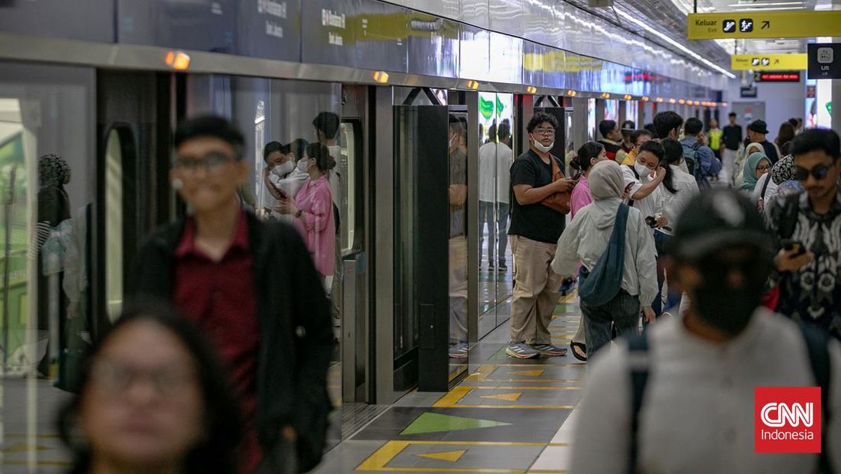 Pramono Claims Jakarta is ASEAN's Second-Best City for Public Transport