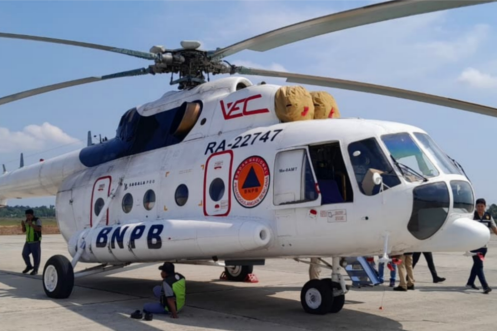 Riau Receives Additional Helicopter for Forest and Land Fire Management