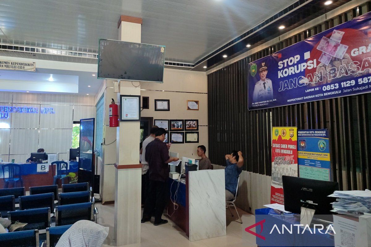 Bengkulu City Government Receives 10,000 Blank e-KTP Cards from National Dukcapil