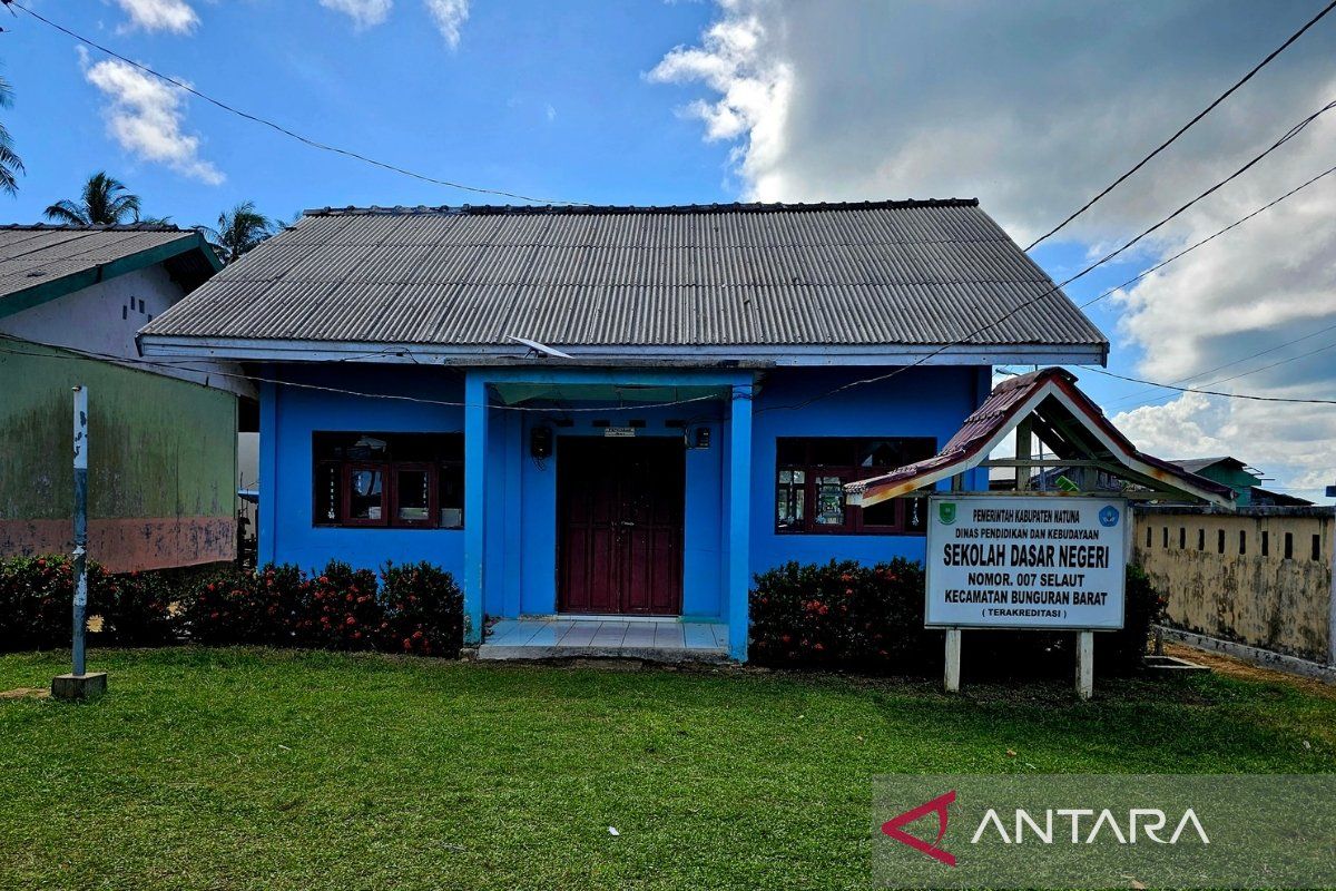 Natuna Regent: 'One-Roof School' a Solution for Education Equality