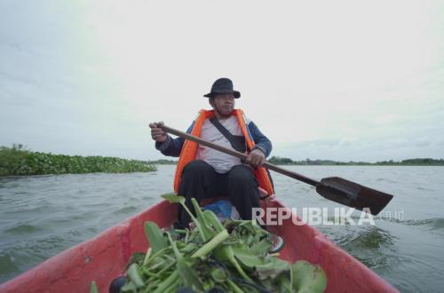 Pertamina Patra Niaga Boosts Community Empowerment by Turning Water Hyacinth into Economic Asset