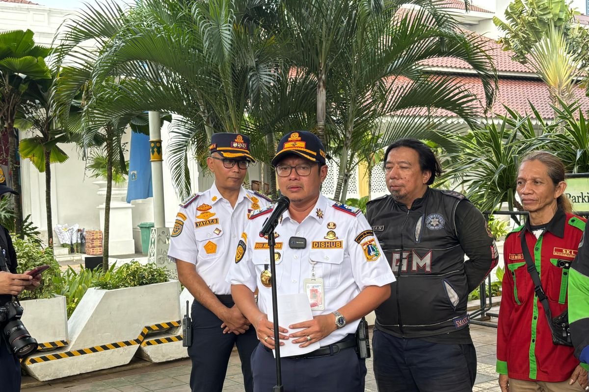 DKI Jakarta Seeks to Provide Parking Spaces for Online Motorcycle Taxis in Commercial Areas