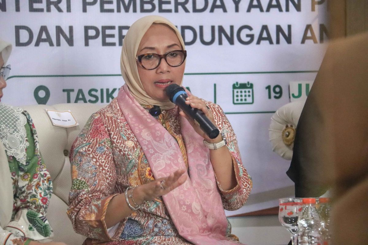 Minister Calls for Women's Active Role in Protecting Children at Religious Educational Institutions