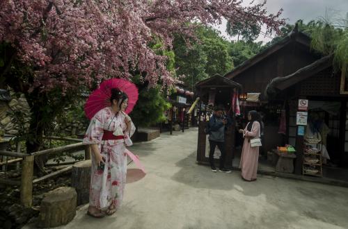 Not Just Local Tourists, Foreign Visitors Also Holiday in Lembang