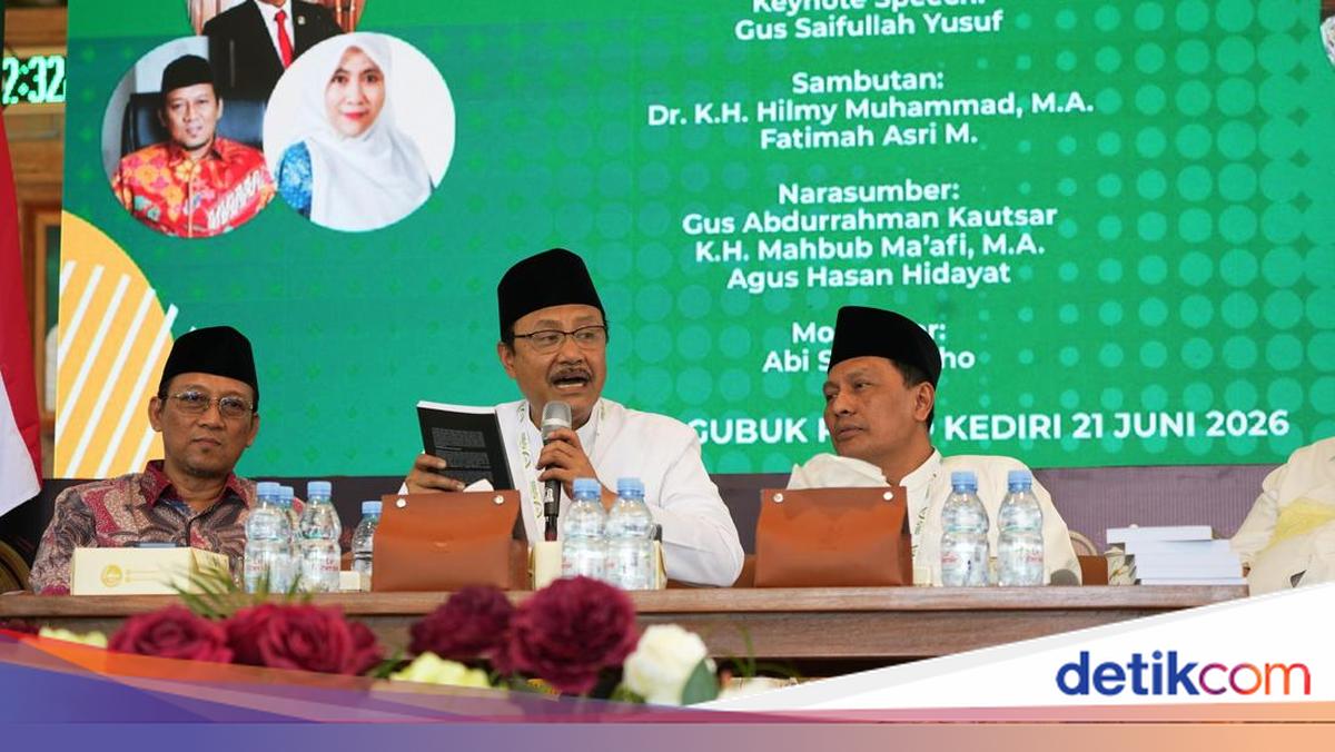 Gus Ipul Launches Book on Fiqh for Strengthening Mental Psychosocial Disabilities