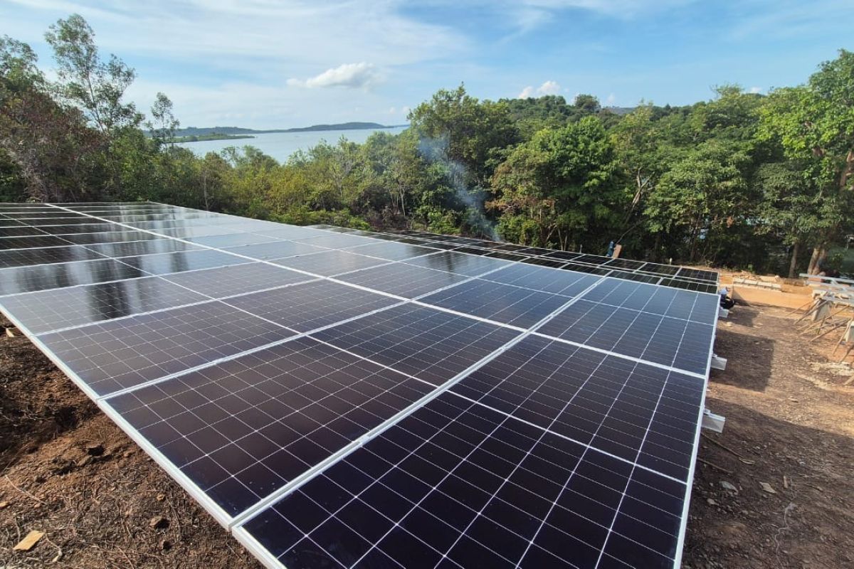 Pertamina NRE and Cooperatives Ministry Accelerate Solar Power Plant Development on Sembur Island
