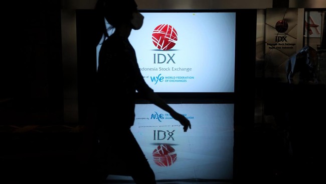 IHSG Opens 0.57% Higher This Morning at 6,212 Level