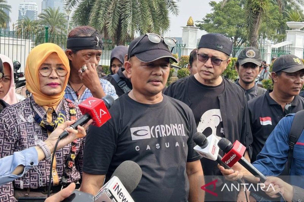 Top Stories: Long March for Free Meals, Free Jakarta Attractions, and Doctoral Scholarships