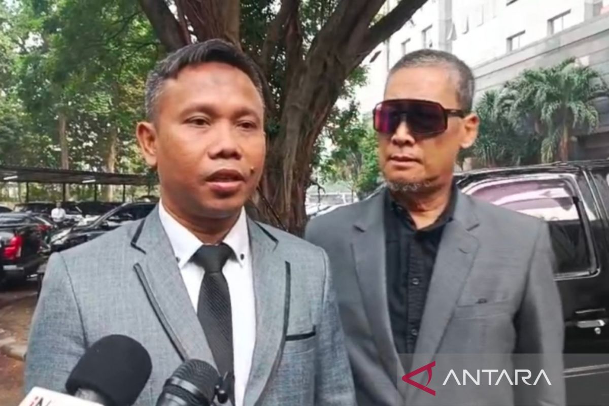 Lawyer hopes South Jakarta prosecutors will not detain Roy Suryo during phase two handover