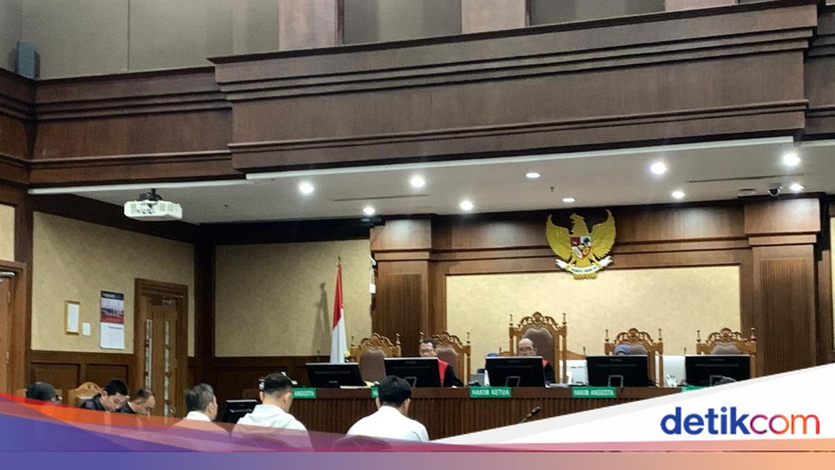 Three Blueray Cargo Executives Face Prison Sentences in Customs Bribery Case