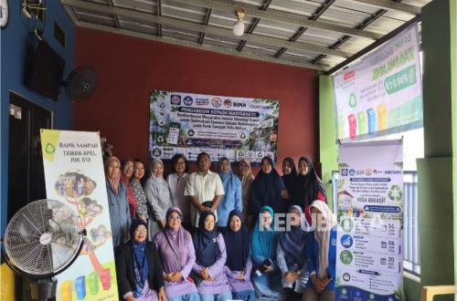 UBSI Strengthens Governance of Vida Taman Apel Waste Bank with SOP and Financial Training