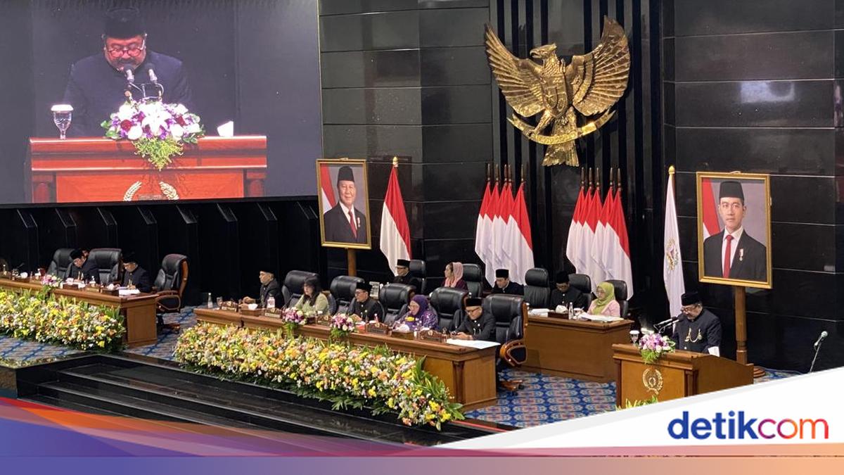 Rano Karno Weeps Recounting Citizens' Prayers for Jakarta at 499th Anniversary