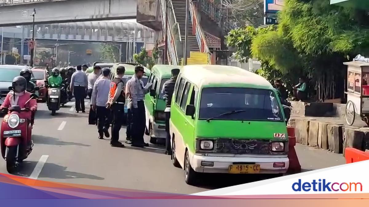 14 Old Public Minivans Over 20 Years Old Caught in Bogor City Operation